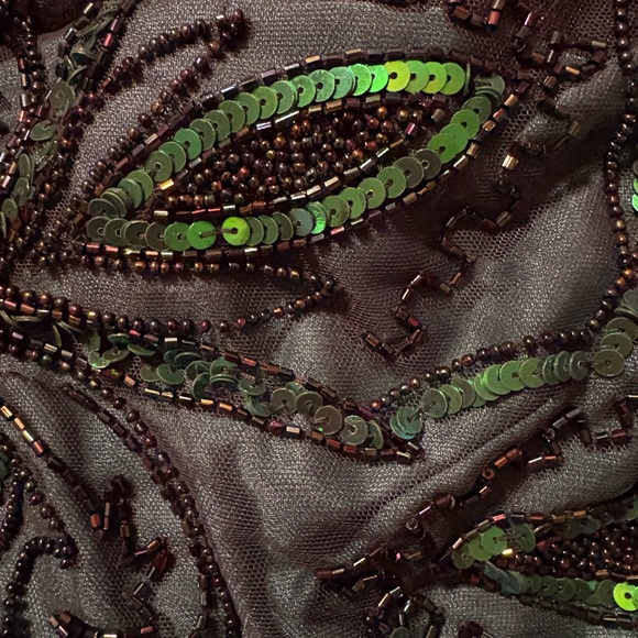 Elegant Green Beaded Dress - Picture 3 of 9